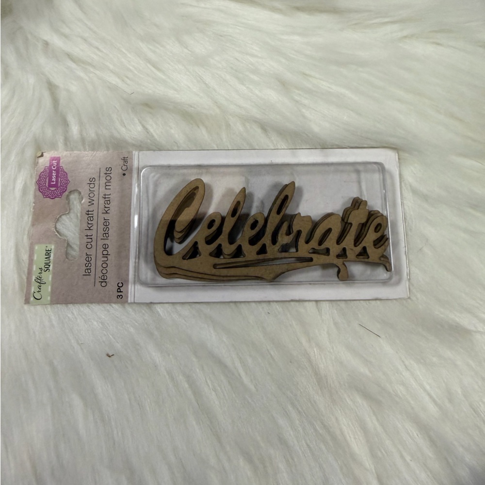 🩵5/$8 Brown 'Celebrate' Decor